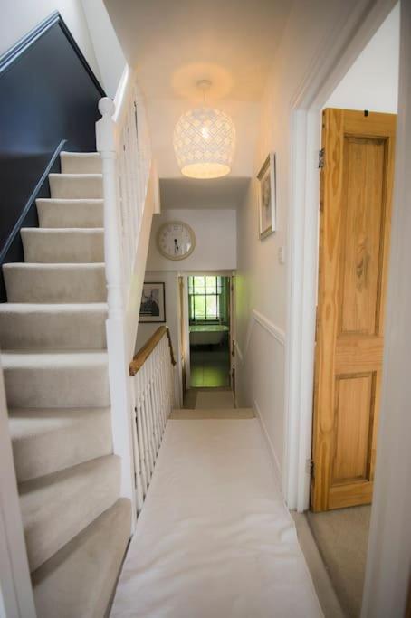 Restful And Cosy 4 Bed Home Minutes From The Beach ساندجيت المظهر الخارجي الصورة